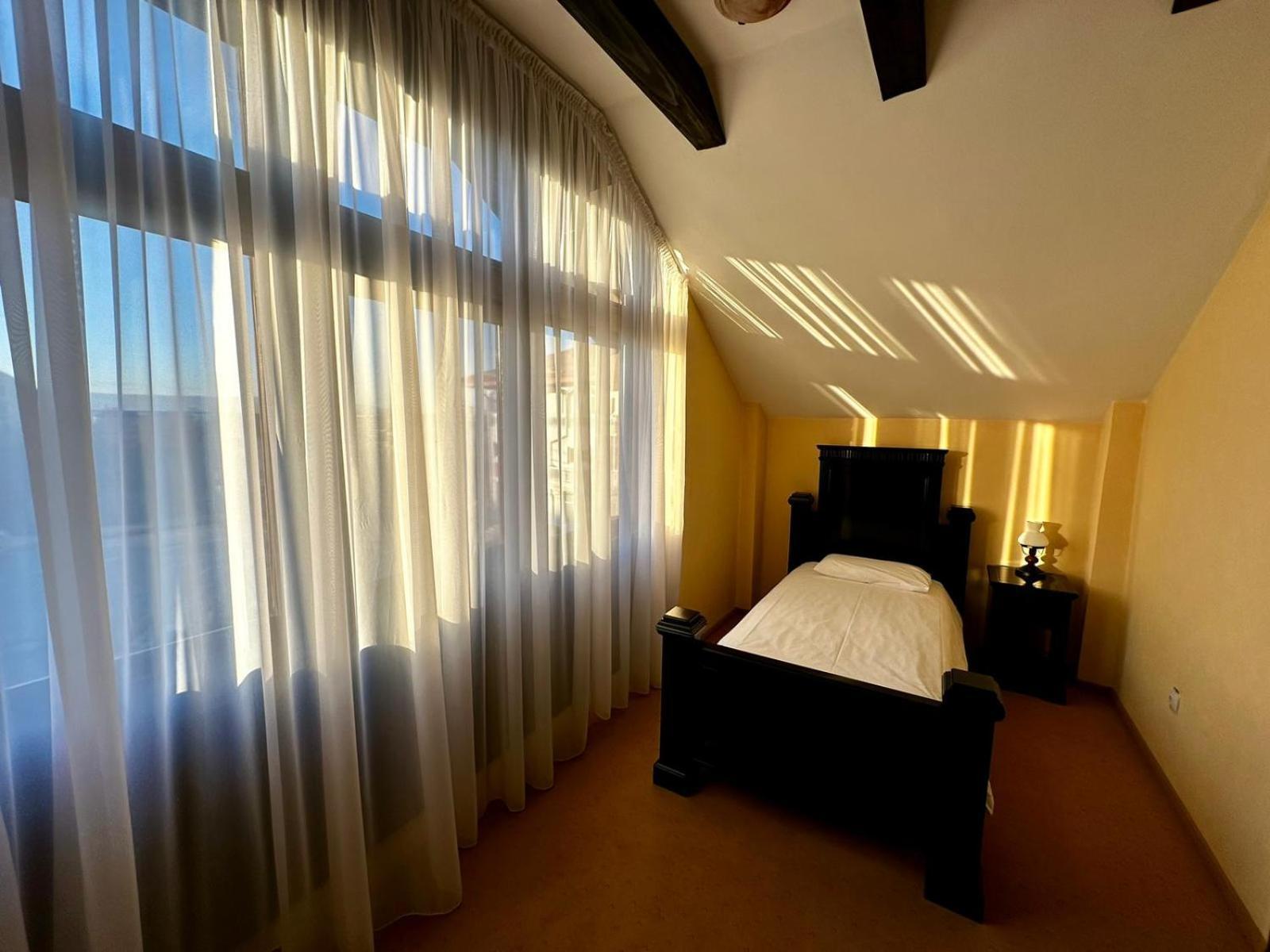 Hotel Podu' Cu Lanturi Bacău Zewnętrze zdjęcie