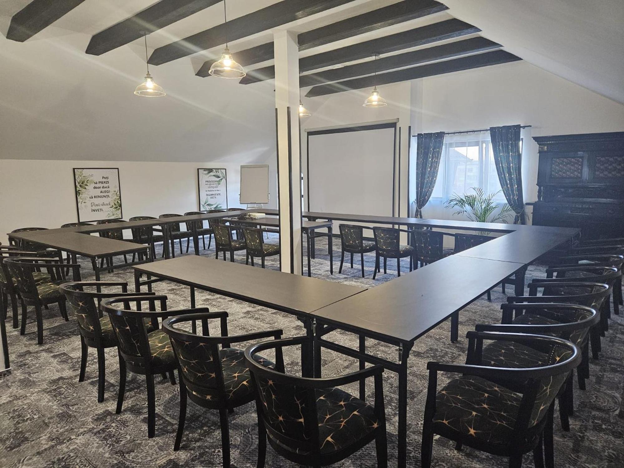 Hotel Podu' Cu Lanturi Bacău Zewnętrze zdjęcie