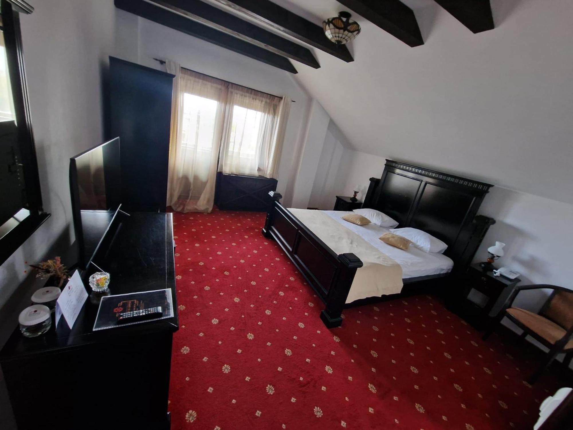 Hotel Podu' Cu Lanturi Bacău Zewnętrze zdjęcie