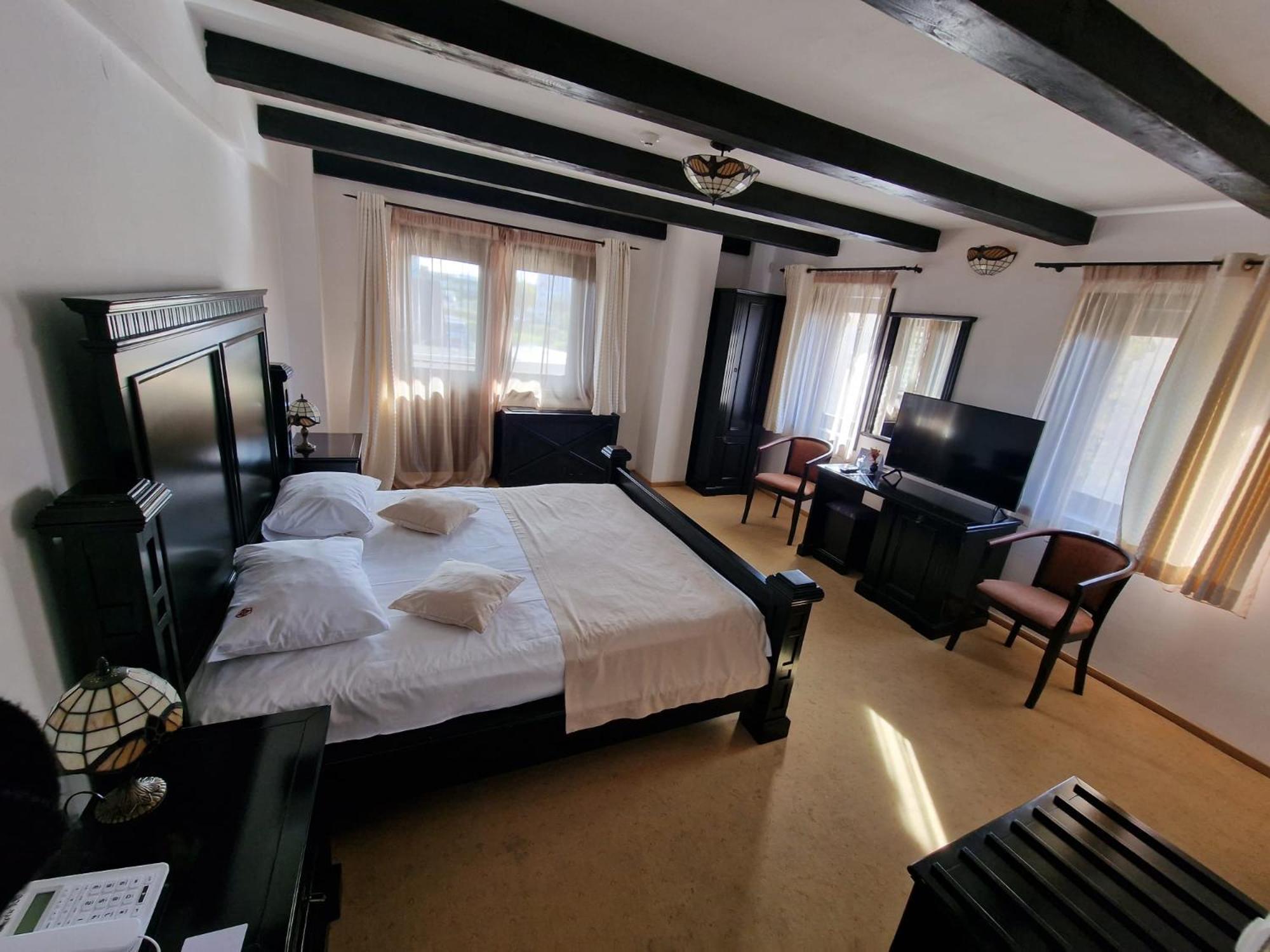 Hotel Podu' Cu Lanturi Bacău Zewnętrze zdjęcie