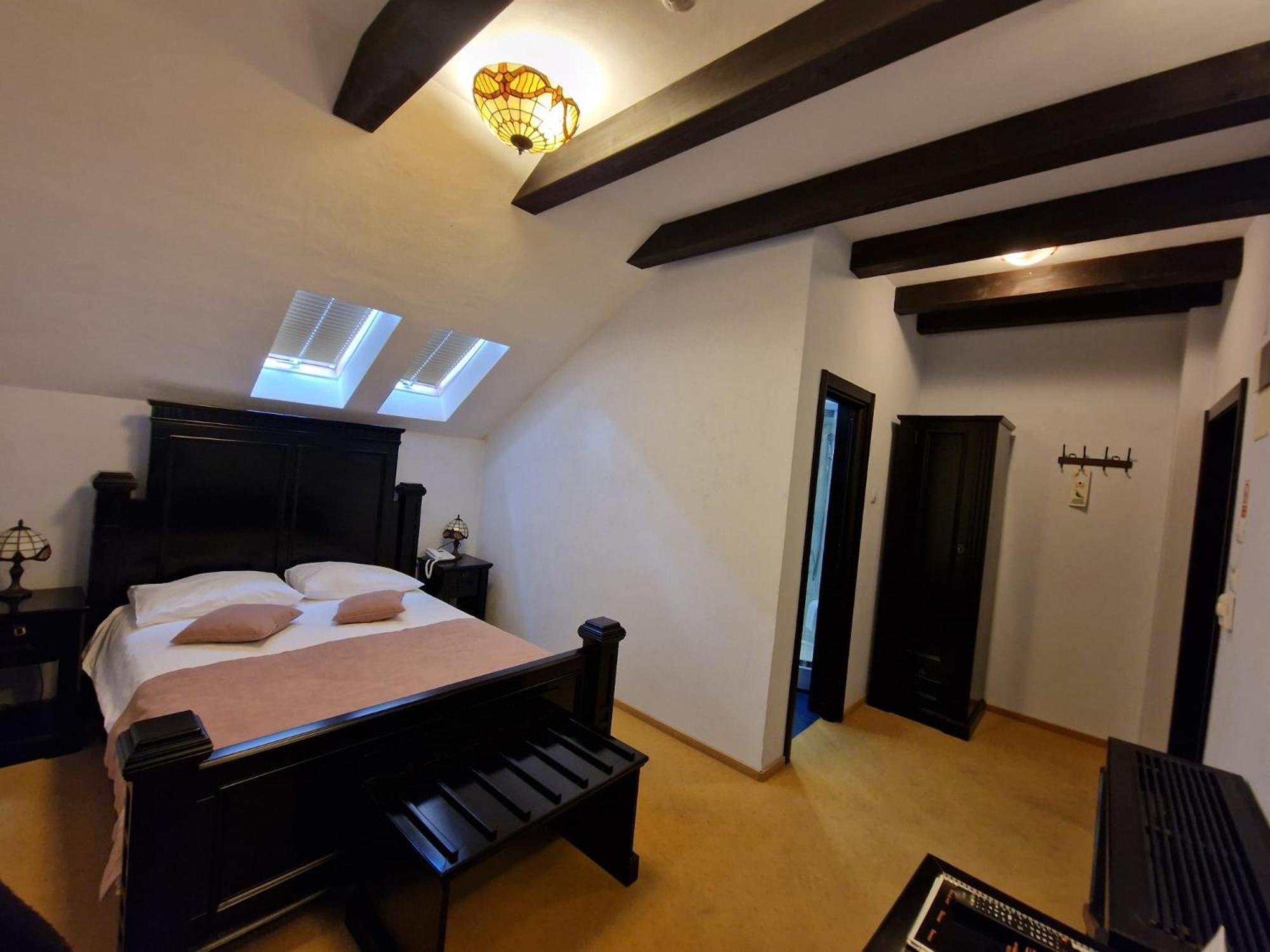 Hotel Podu' Cu Lanturi Bacău Zewnętrze zdjęcie